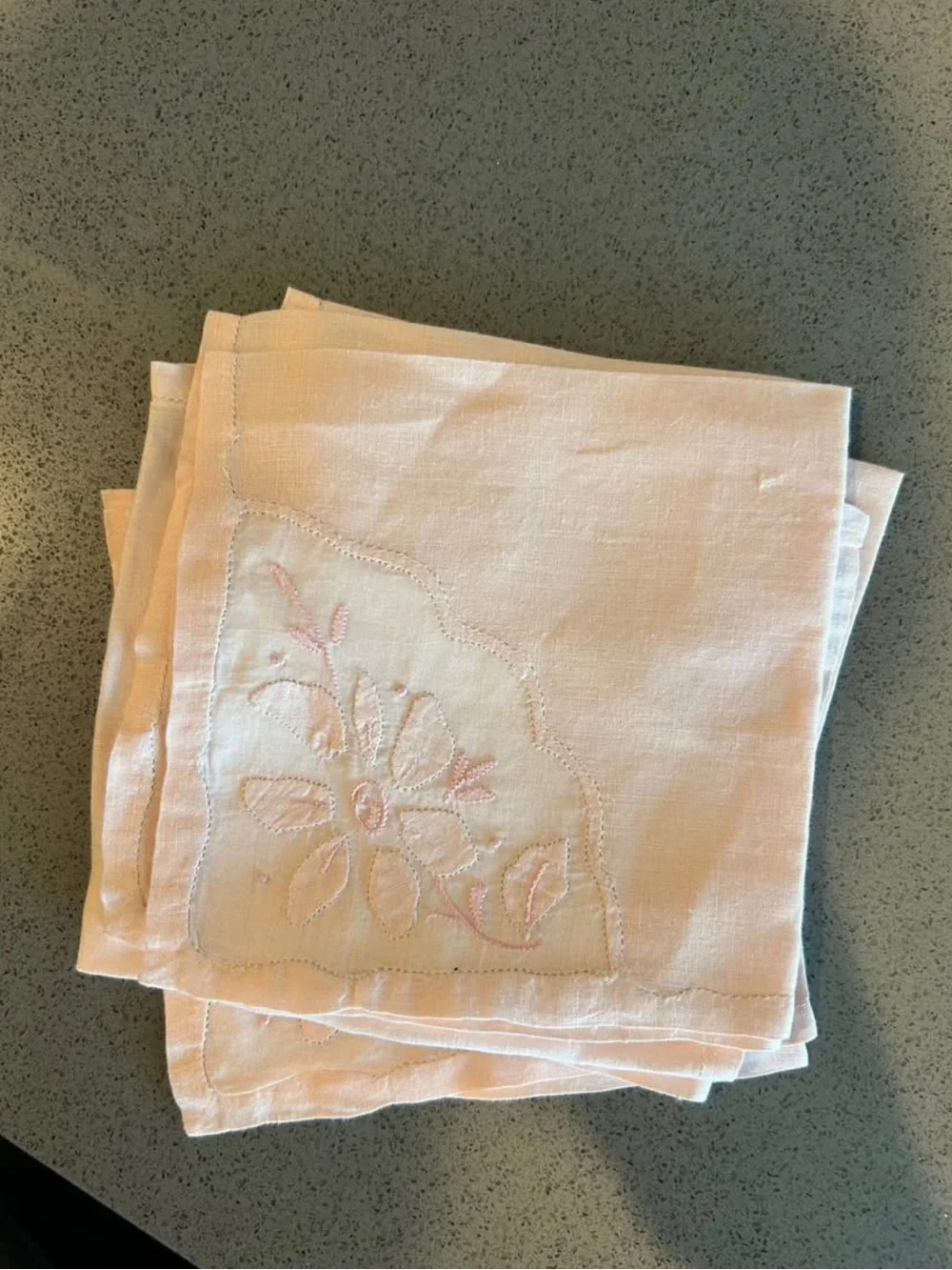 Vintage Floral Embroidered Linen Napkins - Light Pink